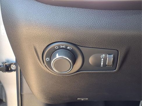 Used 2022 Jeep Compass Sport AWD/4WD image 17