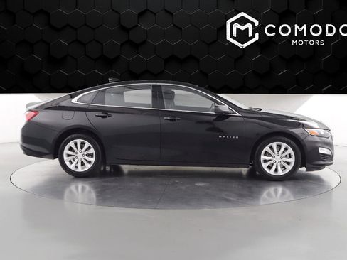 Used 2022 Chevrolet Malibu LT image 2