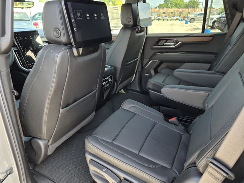 New 2026 GMC Yukon Denali w/ Advanced Technology Package AWD/4WD image 6