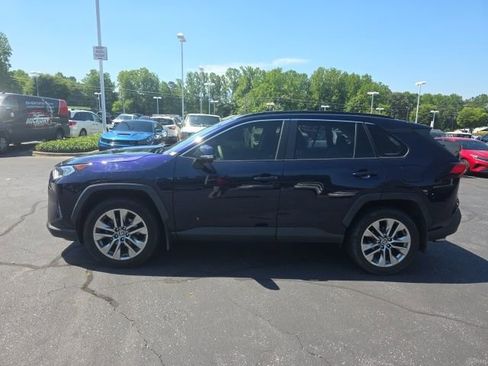 Used 2020 Toyota RAV4 XLE Premium AWD/4WD image 5