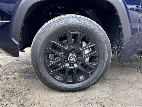 Used 2025 Toyota Tundra Limited AWD/4WD image 8