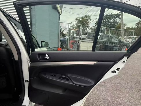 Used 2012 INFINITI G37 x Sedan w/ Premium Pkg image 8