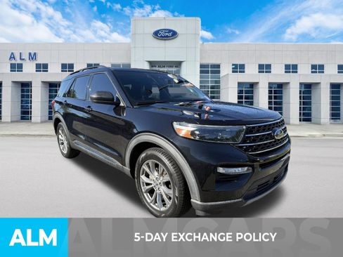 Used 2020 Ford Explorer XLT w/ Equipment Group 202A RWD image 3