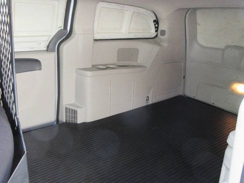 Used 2014 RAM C/V Tradesman FWD image 14