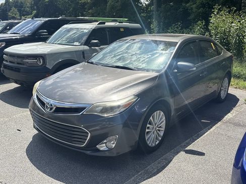 Used 2013 Toyota Avalon Limited FWD image 3
