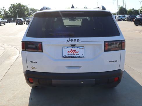New 2026 Jeep Cherokee Laredo AWD/4WD image 21