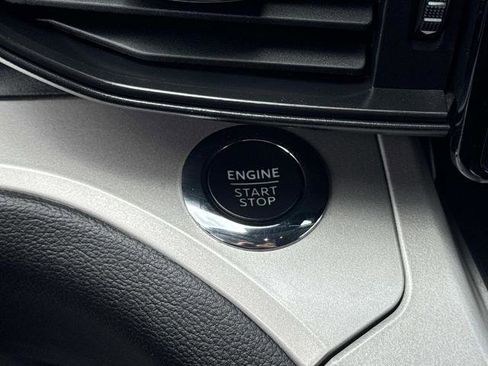 Certified 2023 Ford Explorer XLT RWD image 18