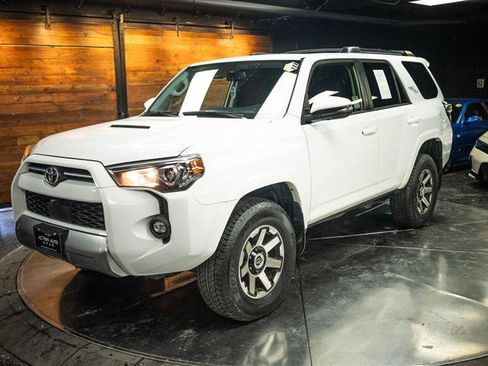 Used 2023 Toyota 4Runner TRD Off-Road Premium w/ Off Road Premium Plus Package AWD/4WD image 2