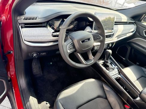 New 2023 Jeep Compass Latitude image 9