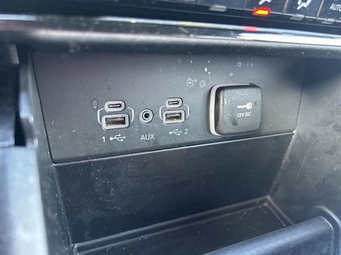 Used 2025 Jeep Grand Cherokee L Limited AWD/4WD image 24