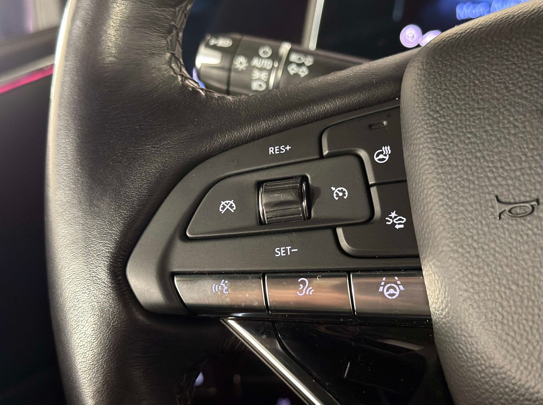 Used 2024 Cadillac Escalade ESV Sport w/ Touring Package AWD/4WD image 89