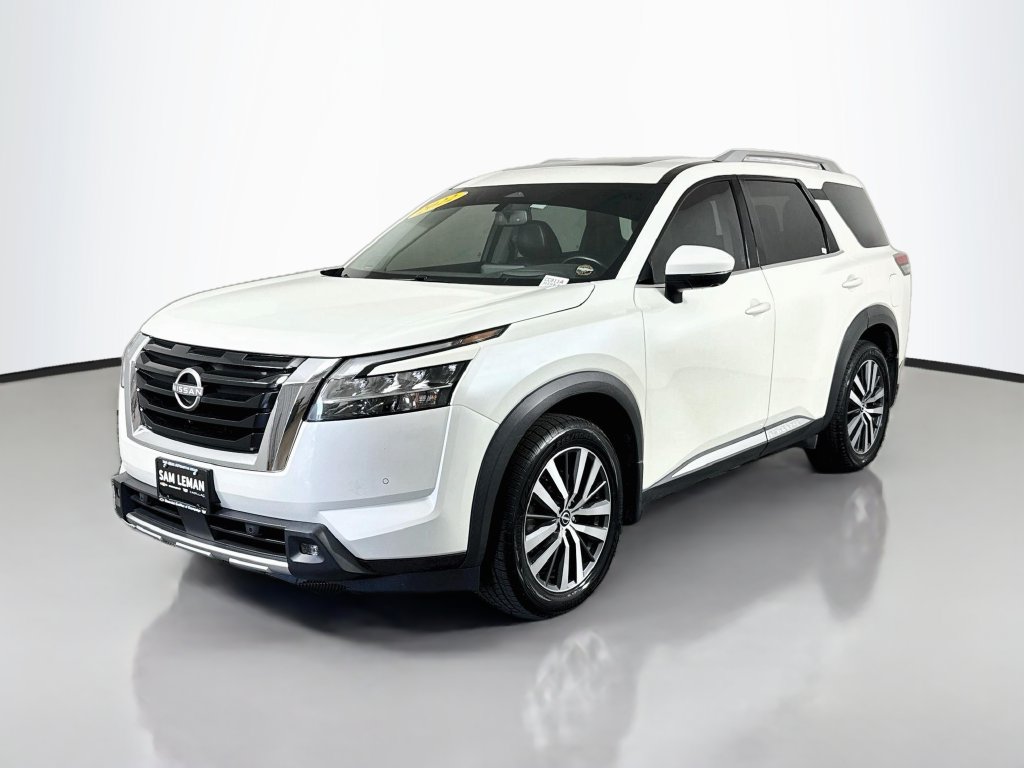 Used 2022 Nissan Pathfinder Platinum w/ Cargo Package AWD/4WD image 3