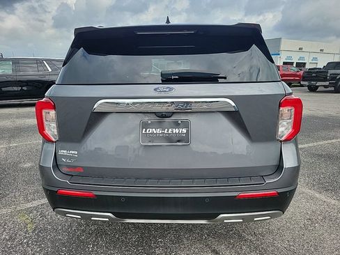 Used 2022 Ford Explorer XLT w/ Equipment Group 202A RWD image 6