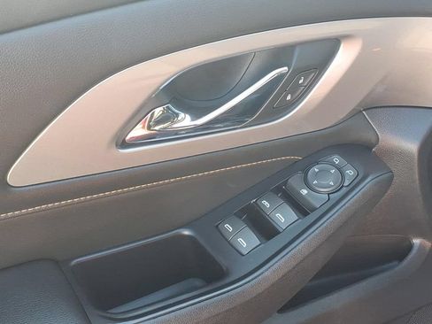 Used 2018 Chevrolet Traverse LT AWD/4WD image 14