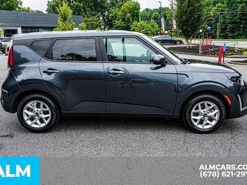Used 2025 Kia Soul LX w/ LX Technology Package FWD image 8