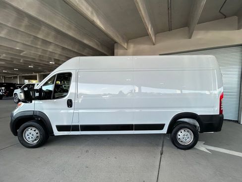 Used 2023 RAM ProMaster 2500 image 2