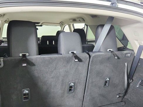 Certified 2025 Nissan Pathfinder SV FWD image 24