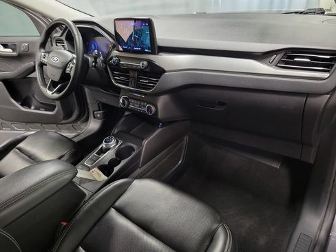 Used 2022 Ford Escape Titanium FWD image 33