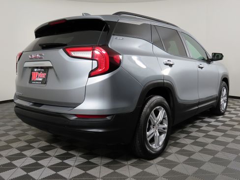 Used 2023 GMC Terrain SLE w/ Driver Convenience Package image 40
