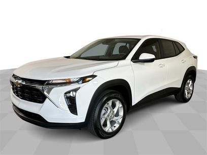 Used 2025 Chevrolet Trax LS w/ LS Convenience Package