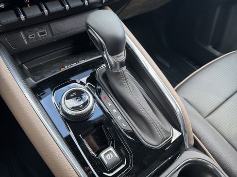 Used 2026 GMC Canyon Denali image 23