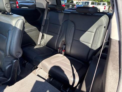 Used 2017 GMC Acadia SLT AWD/4WD image 19