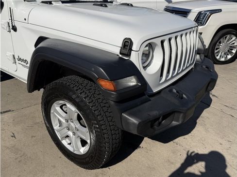 Used 2020 Jeep Wrangler Sport AWD/4WD image 7