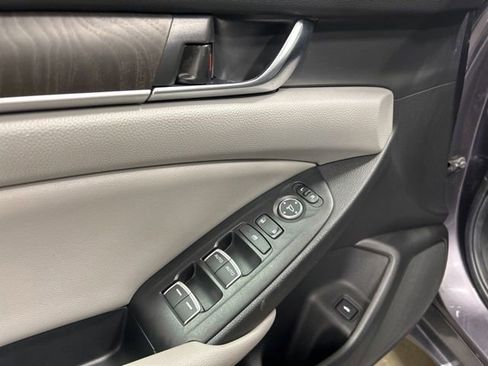 Used 2019 Honda Accord EX image 21