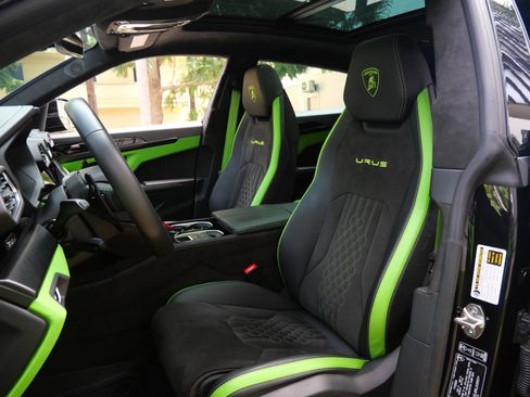Used 2024 Lamborghini Urus S AWD/4WD image 19