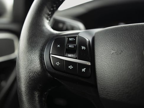 Used 2020 Ford Explorer XLT w/ Equipment Group 202A image 6