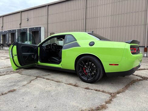 Used 2023 Dodge Challenger R/T w/ T/A Package image 22