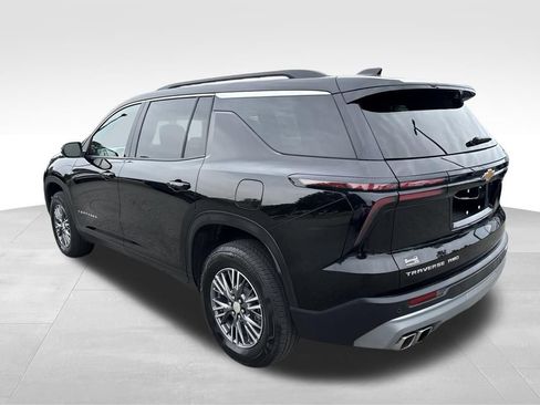 Used 2026 Chevrolet Traverse LT AWD/4WD image 3