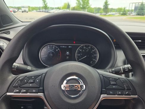 Used 2020 Nissan Kicks SV FWD image 29