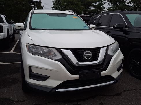Used 2018 Nissan Rogue SV FWD image 4