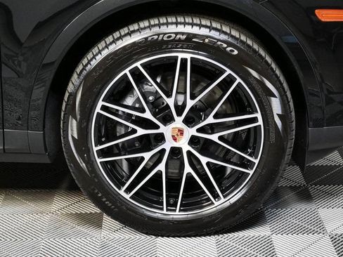 New 2026 Porsche Cayenne AWD/4WD image 38