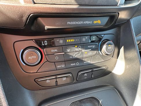 Used 2022 Ford Transit Connect XL image 19