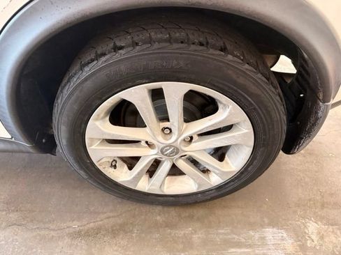 Used 2013 Nissan Juke SV AWD/4WD image 7