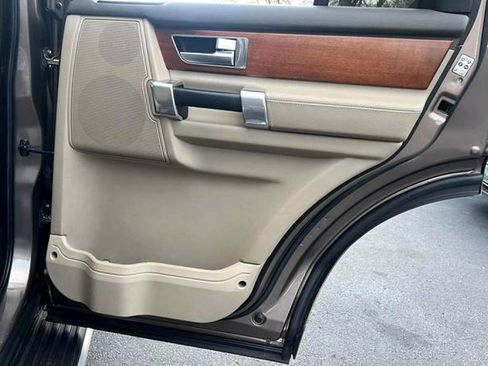 Used 2016 Land Rover LR4 HSE image 40