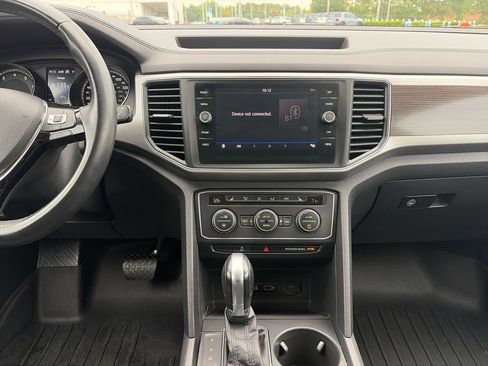 Used 2019 Volkswagen Atlas SE w/ Panoramic Sunroof Package FWD image 20