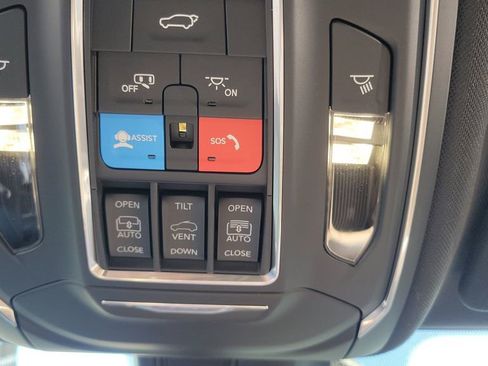 New 2025 Jeep Grand Cherokee L Limited w/ Black Appearance Package image 29