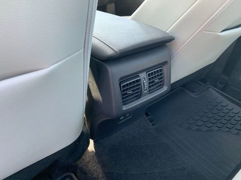 Used 2025 Toyota Camry XLE FWD image 15