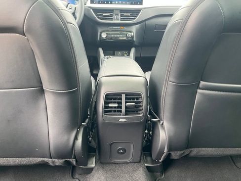 Used 2025 Ford Escape Platinum AWD/4WD image 31
