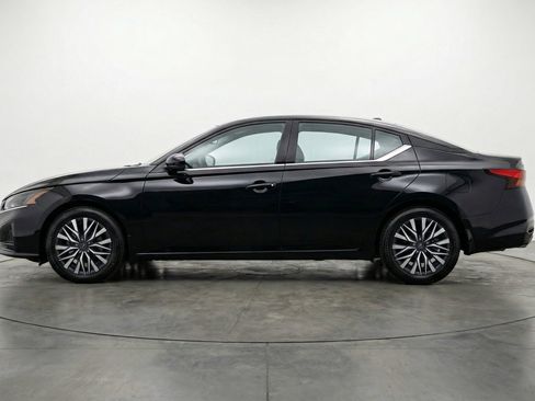Used 2025 Nissan Altima 2.5 SV image 5