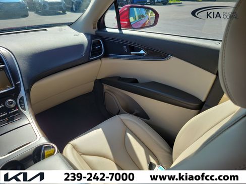 Used 2018 Lincoln MKX Select w/ Select Plus Package FWD image 18