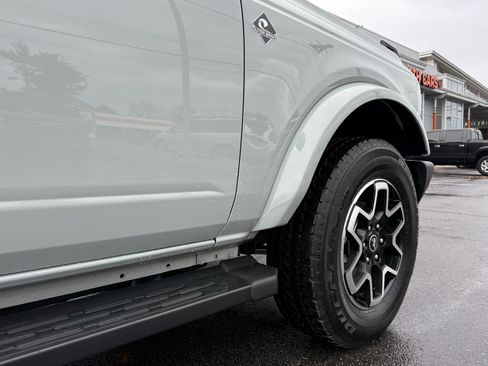 Used 2024 Ford Bronco Outer Banks image 20