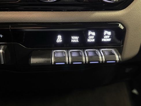 Used 2020 RAM 1500 Laramie image 26