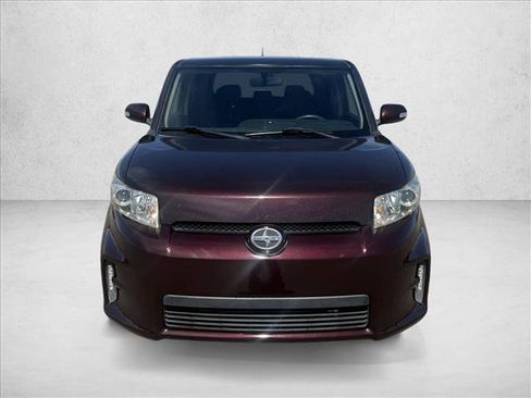 Used 2012 Scion xB FWD image 2