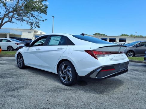 New 2025 Hyundai Elantra Sport image 5