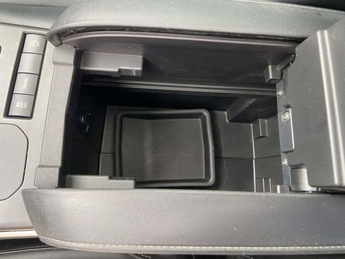 Used 2021 Toyota Highlander XSE image 29