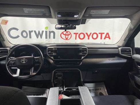Used 2022 Toyota Tundra SR5 w/ SR5 Convenience Package image 18